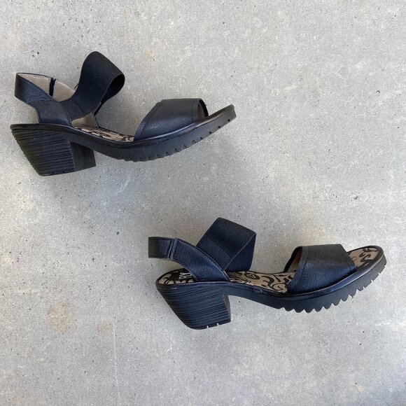 FLY LONDON Wost Black Sandals - Picture 4 of 7